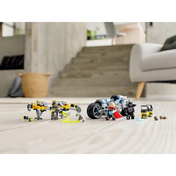 Super Heroes 76142 Мстители: Атака на спортбайке (Фото 4)